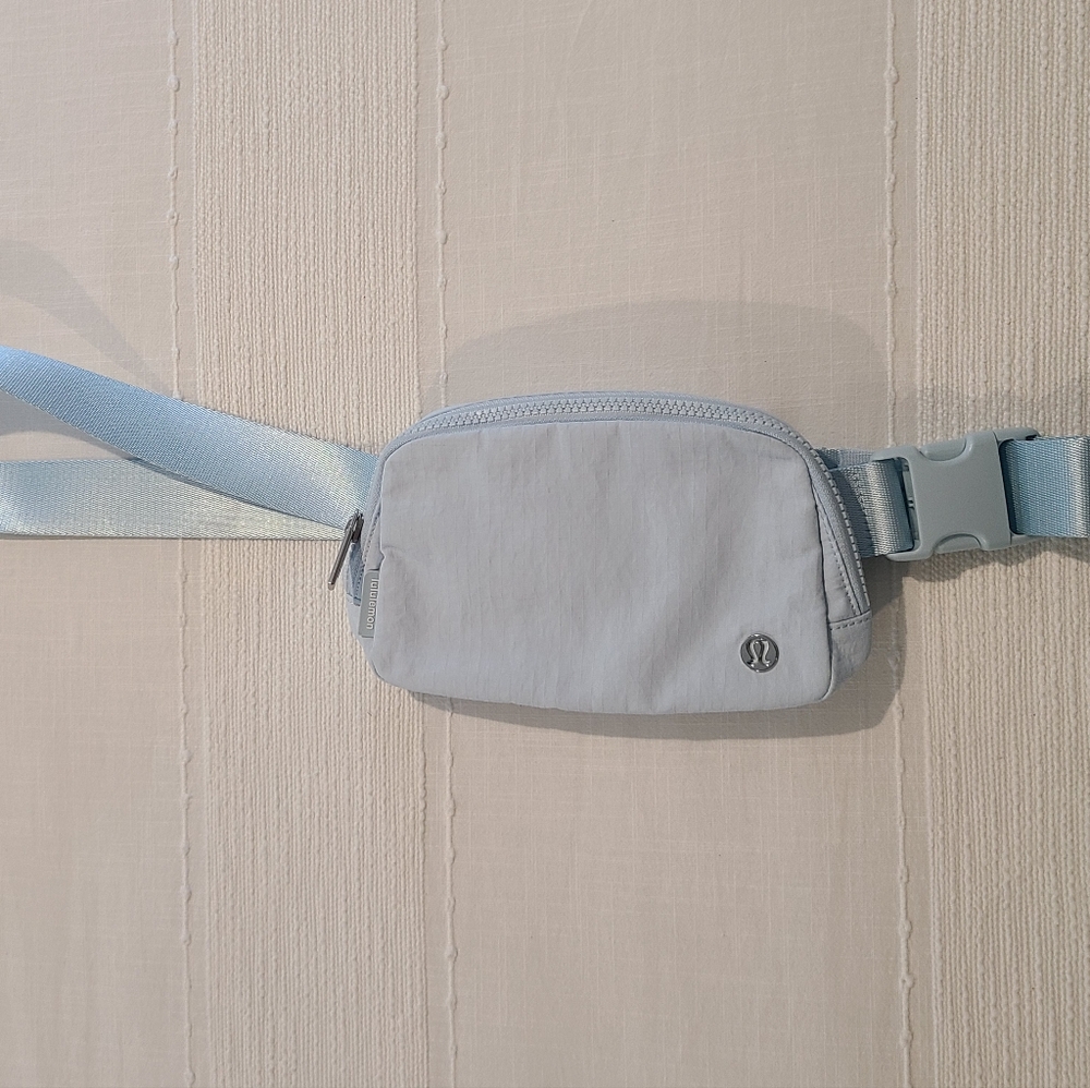 Lululemon Everywhere Belt Bag 1L Ice Blue